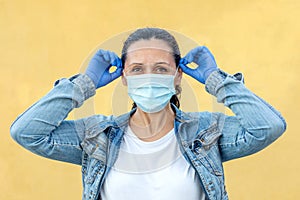 Brunette woman wearing a mask