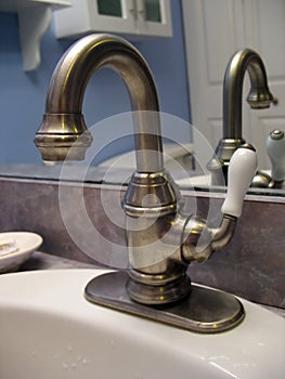 Brushed nickel faucet