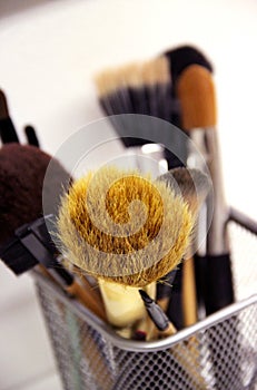 Brushes for makeup foundation and powder