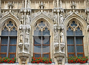 Brussels Grand Place holy statues
