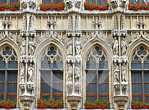 Brussels Grand Place holy statues