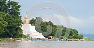 Bu-phaya, the pagoda close to the river in Bagan