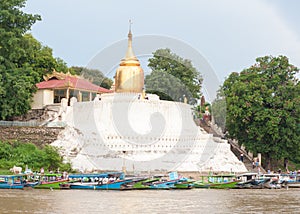 Bu-phaya, the pagoda close to the river in Bagan