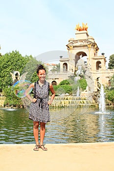 Bubble by a girl standing in front of Cascada Monumental