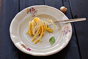 Bucatini mushroom pasta