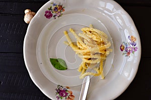 Bucatini pasta