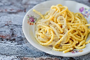 Bucatini pasta