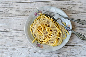 Bucatini pasta