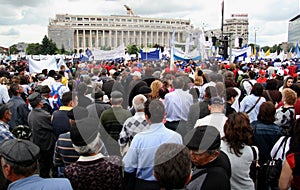 Bucharest Protestants in front of the Governement