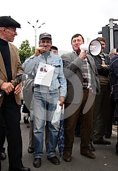 Bucharest Protestants in front of the Governement
