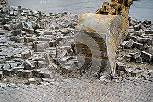 Bucket escalator dismantle the stone in city