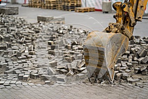 Bucket escalator dismantle the stone in city