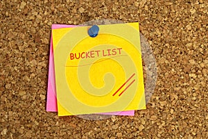 Bucket list postit on cork