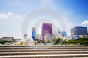 Buckingham fountain and the Chicago Skyline