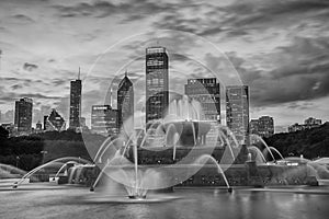Buckingham fountain in Grant Park, Chicago, USA photo
