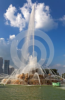 Buckingham fountain in Grant Park, Chicago, USA.