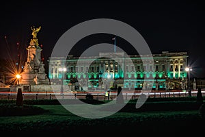 Buckingham Palace in London at night