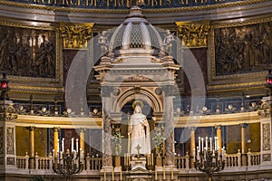 Elements of architecture and interior in the Basilica of St. Stephen.