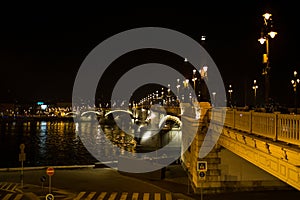 Budapest, the invites you to take a stroll at night