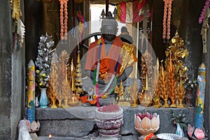 Buddha in Dhyana mudra mediation photo