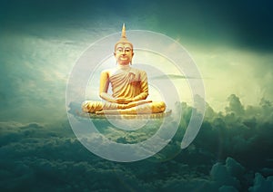 BUDDHA GOLDEN STATUE MEDITATING IN HEVAN