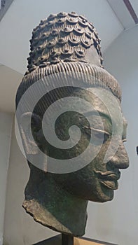 Buddha head bronz statue photo