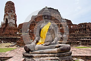 Buddha image at Wat Mahatat in Ayuttaya, Thailand photo