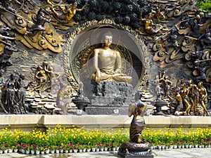 Buddha Murals statue at Lingshan