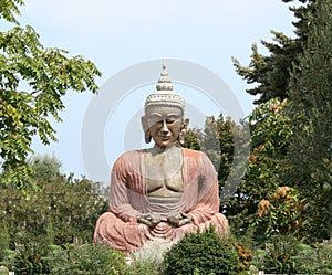 Buddha sitting in img