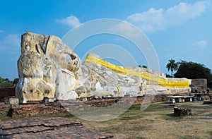 Buddha sleep statue in wat lokayasutharam temple