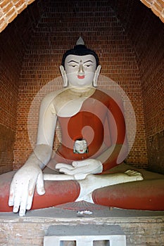 Buddha statue in Bagan