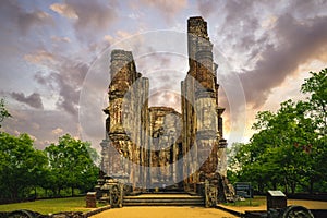 Buddha statue at Lankatilaka, polonnaruwa