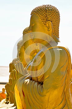 à¸ºBuddha statue row