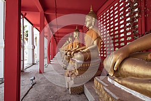 Buddha statue in Tha Sung temple