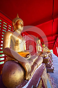 Buddha statue in Tha Sung temple