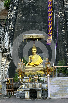 Buddha statue at Wat Chedi Luang, Chiang Mai, Thailand