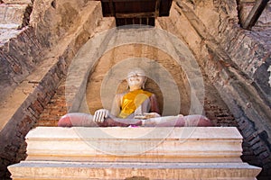 Buddha statue at Wat Prasat Nakorn Luang,Amphoe Nakorn Luang,Phra Nakorn Si Ayutthaya,Thailand