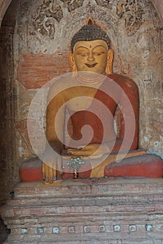 Buddha statue in Ywa Haung Gyi photo