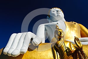 Buddha statues at Wat Doi Kham