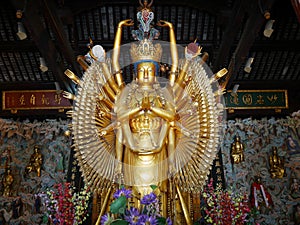 Buddhism statue at Longhua Temple