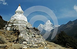 Buddhist chorten and Ama-Dablam