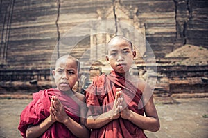 Buddhist novice pray at Mingun Pahtodawgyi