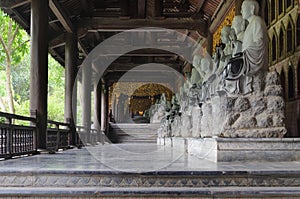 Buddhist temple of Hang Mua :  486 stone step up to the top of Ngoa Long mountain, at Ninh Binh P