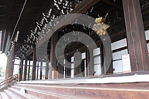 buddhist temple (nishi-hongan-ji) in kyoto (japan)