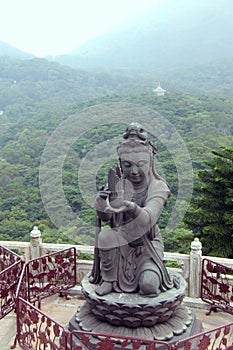 Buddhistic statues praising