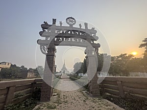budhhist architecture image Sachi stoop entry gate