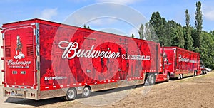 Budweisers Trucks to Transport Clydesdales