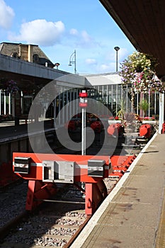 Buffers and flowers, Bradford Interchange station photo