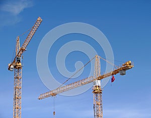 Build crane c5