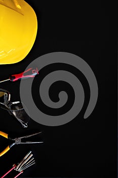 Builder`s and construction worker/industry background frame